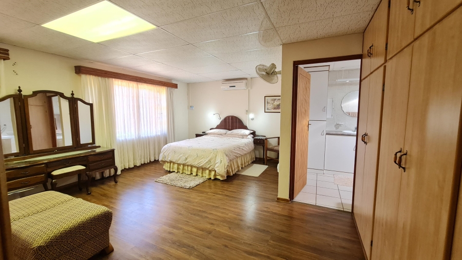 6 Bedroom Property for Sale in Bainsvlei Free State